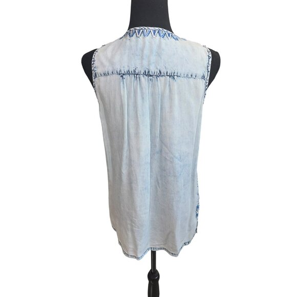 Lucky Brand Chambray Blue Embroidered Tencel Sleeveless Top S Cowgirl Boho Hippy - Picture 4 of 9